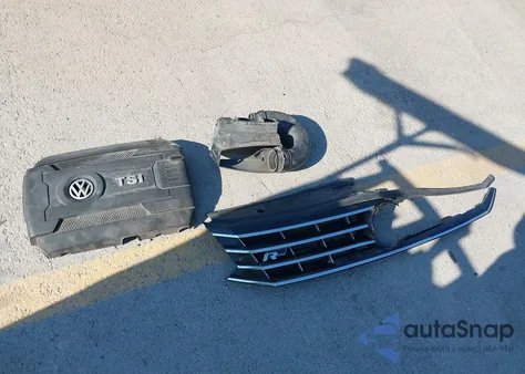 2017 Volkswagen Passat 1.8T R-Line z USA, uszkodzony, nr VIN 1VWDT7A36HC024482